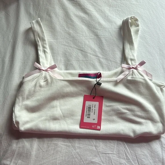 EDIKTED BRAND NEW TOP NEVER WORN - Picture 4 of 6